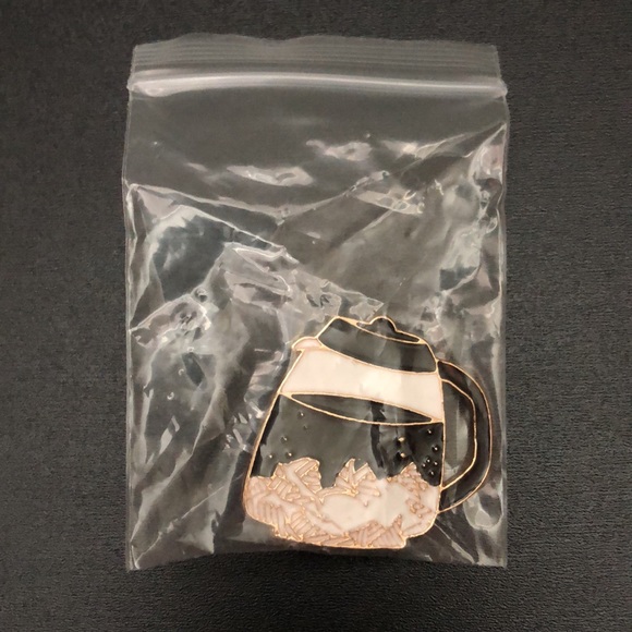 Black & White Nature Mountains Outdoors Coffee Tea Pot Metal Enamel Pin Brooch - Picture 2 of 7